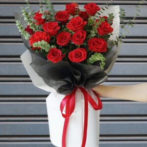 Bó hoa hồng đỏ nhỏ